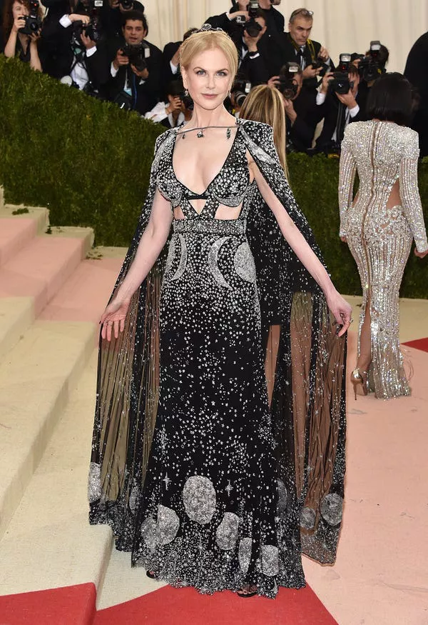 Nicole Kidman asistió a la Met Gala el 2 de mayo de 2016.