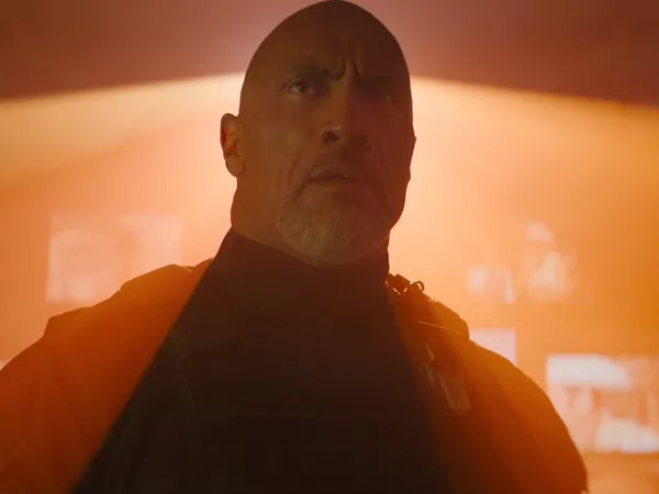 Dwayne Johnson como Luke Hobbs en la escena de créditos finales de 'Fast X'.