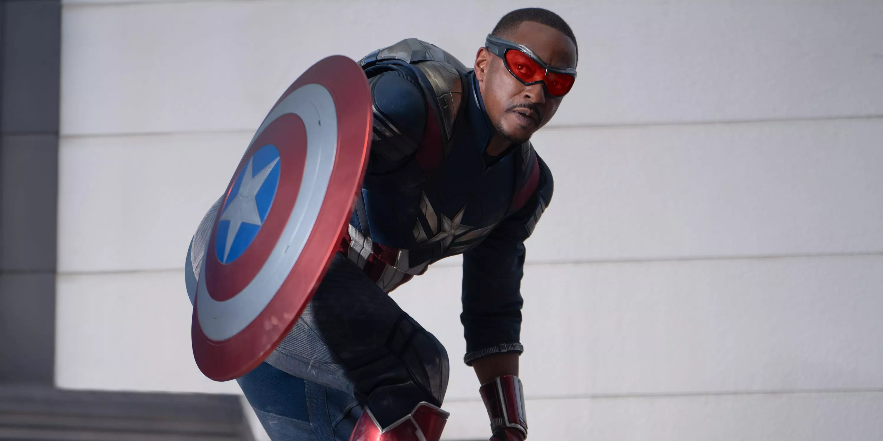 Anthony Mackie genera controversia por sus comentarios sobre Captain America