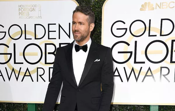 Ryan Reynolds dijo que estaba 'suplicando' a Blake Lively para pasar la noche con él.