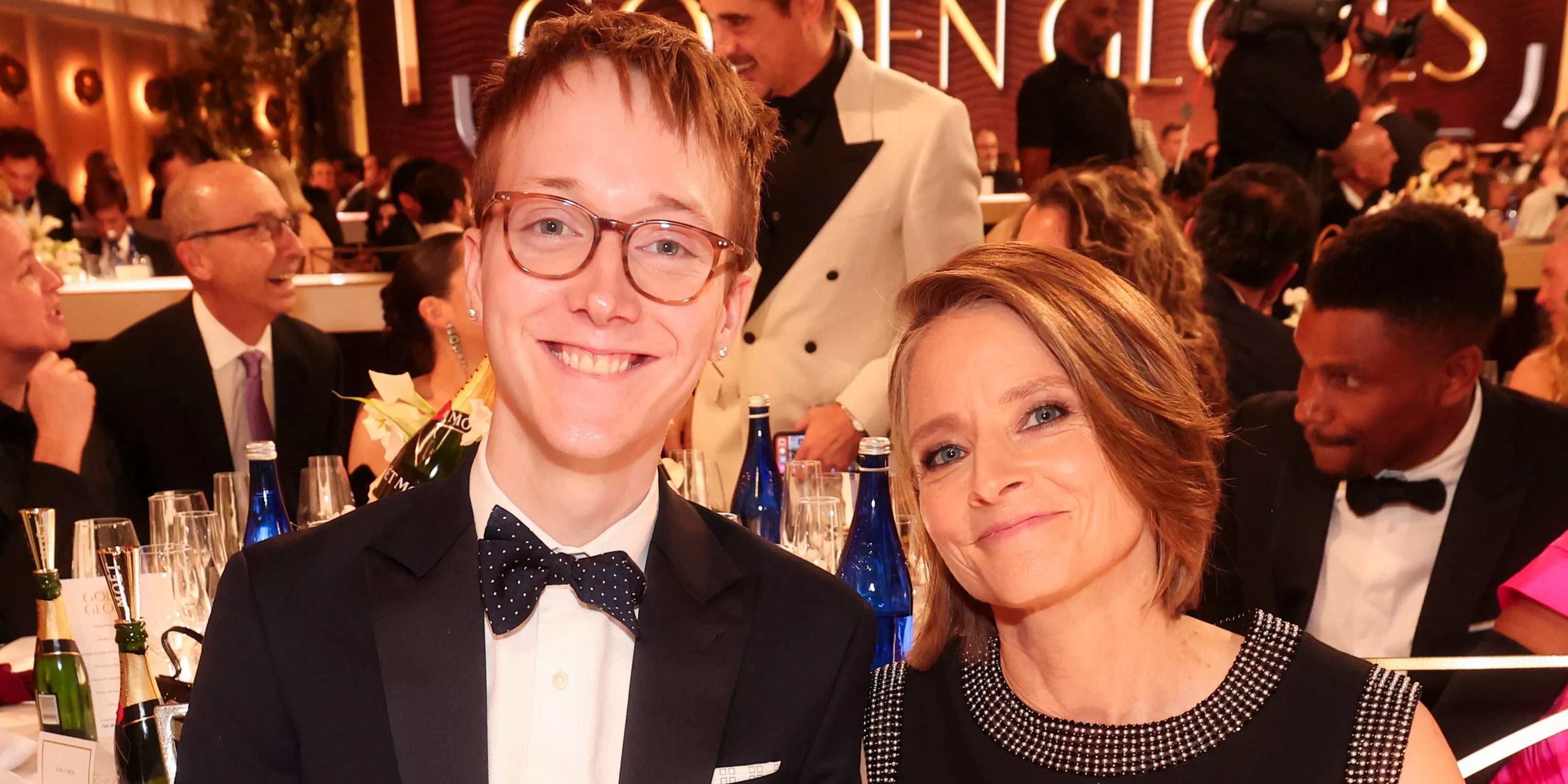 El hijo de Jodie Foster la acompañó a los Globos de Oro: conoce a su esposa fotógrafa y sus 2 hijos