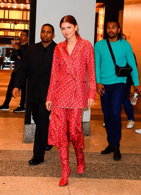 Zendaya sale de MTV en Nueva York el 25 de junio de 2019.