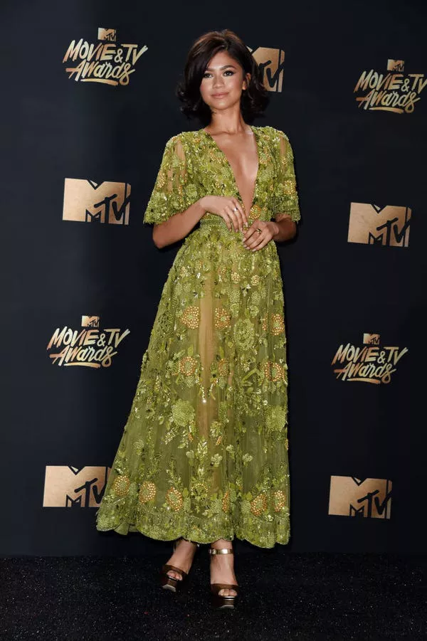 Zendaya asiste a los MTV Movie & TV Awards en Los Ángeles el 7 de mayo de 2017.