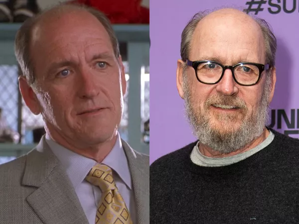 Richard Jenkins como Shake McGuire en 'Una familia de Diez'