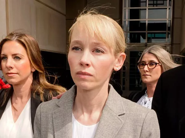 Sherri Papini después de su comparecencia en Sacramento, California.