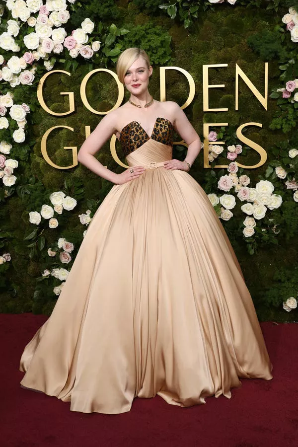 Elle Fanning attends the 2025 Golden Globe Awards.