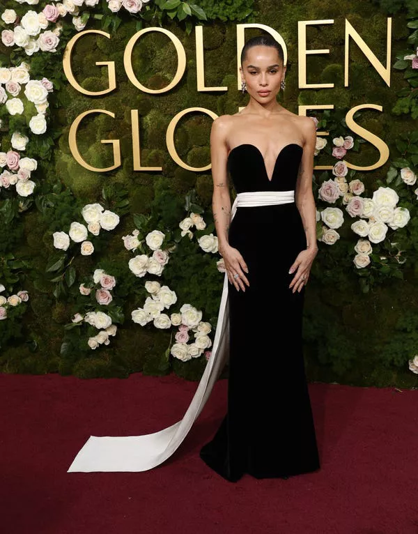 Zoë Kravitz attends the 2025 Golden Globe Awards.