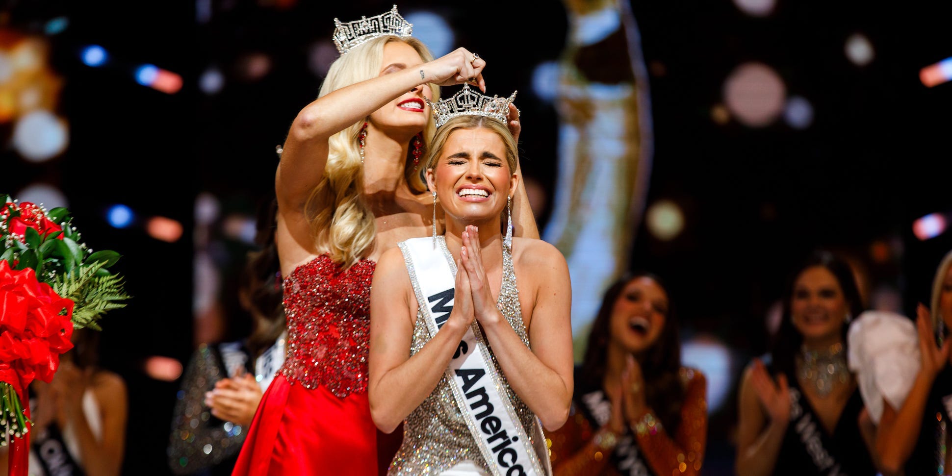 La nueva Miss América dijo que fue 'tan frustrante' escuchar los comentarios del CEO de Miss Universo elogiando el cabello rubio y los ojos azules