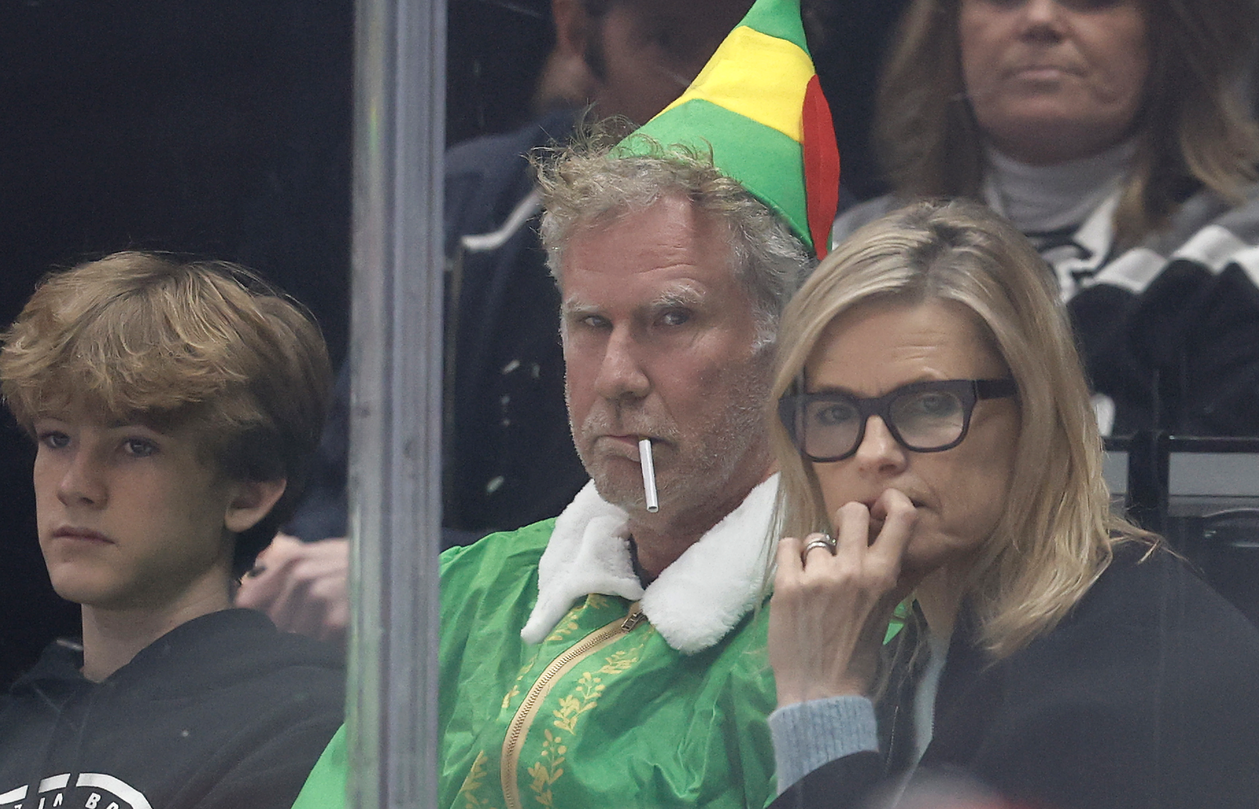 Will Ferrell finalmente explica por qué trajo de vuelta a Buddy el Elfo como fumador y bebedor de cerveza, llama a la reacción 'locura'