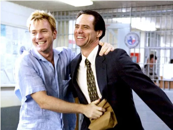 Ewan McGregor y Jim Carrey en 'Te amo, Phillip Morris'.