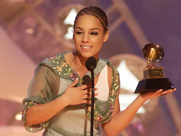 Alicia Keys won best new artist in 2002