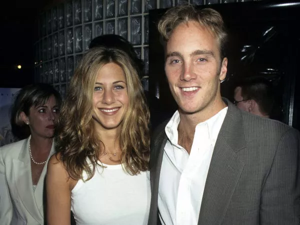 Jennifer Aniston y Jay Mohr en 1997.