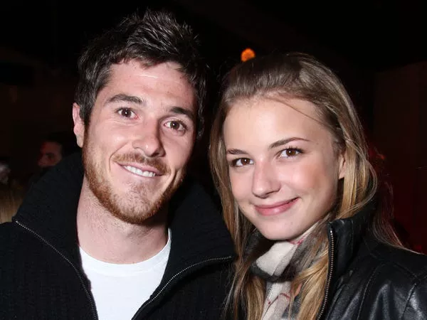 Dave Annable y Emily VanCamp en 2008.