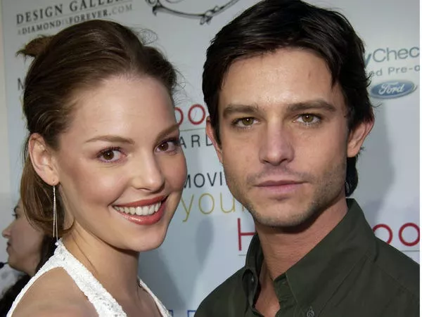 Katherine Heigl y Jason Behr.