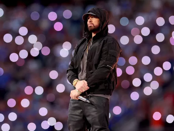 Eminem en el espectáculo del Super Bowl 2022.