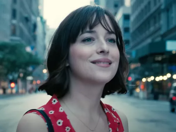 Dakota Johnson como Alice Kepley en 'How to be Single'.