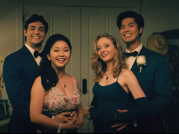 Noah Centineo, Lana Condor, Ross Butler y Madeleine Arthur en 'To All the Boys: Always and Forever'.