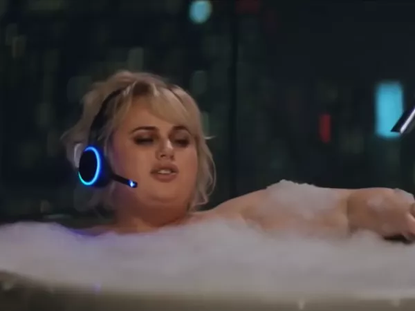 Rebel Wilson made a cameo as Alexa's new voice in Amazon's Super Bowl LII ad.