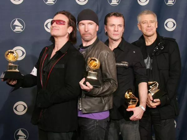 Bono, The Edge, Larry Mullen y Adam Clayton de U2 en 2005.