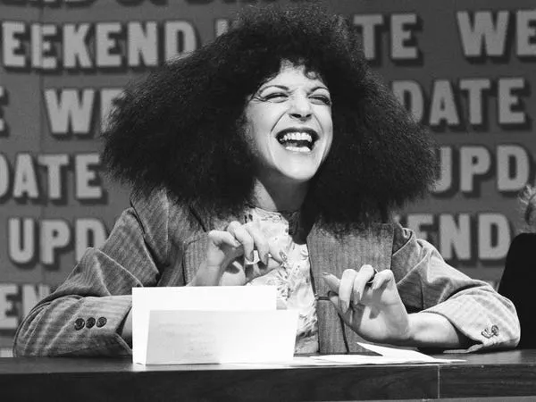 Gilda Radner como Roseanne Roseannadanna en 1976. NBCU Photo Bank/NBCUniversal/Getty Images