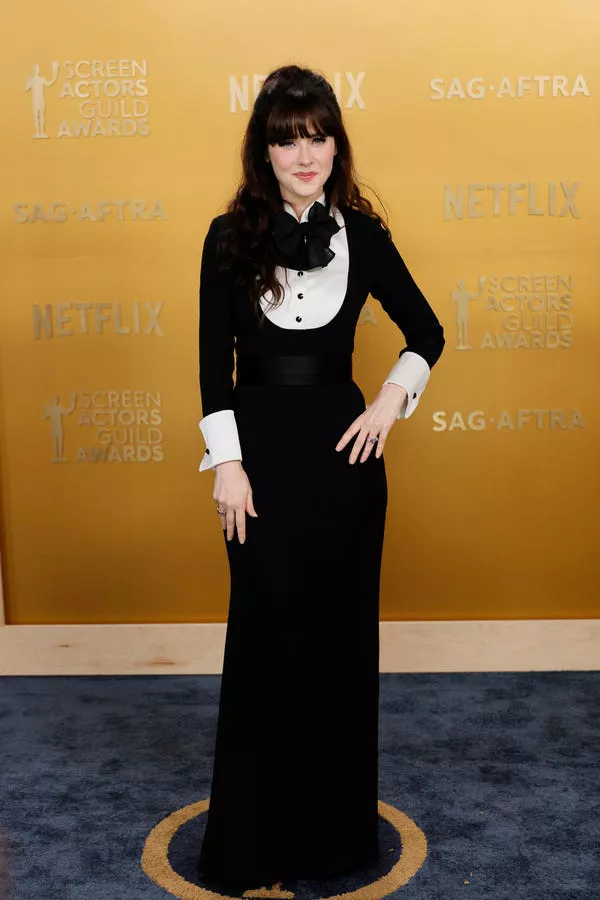 Zooey Deschanel asiste a los SAG Awards 2025.