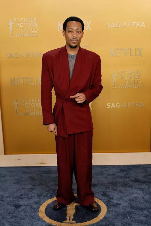 Tyler James Williams asiste a los SAG Awards 2025.