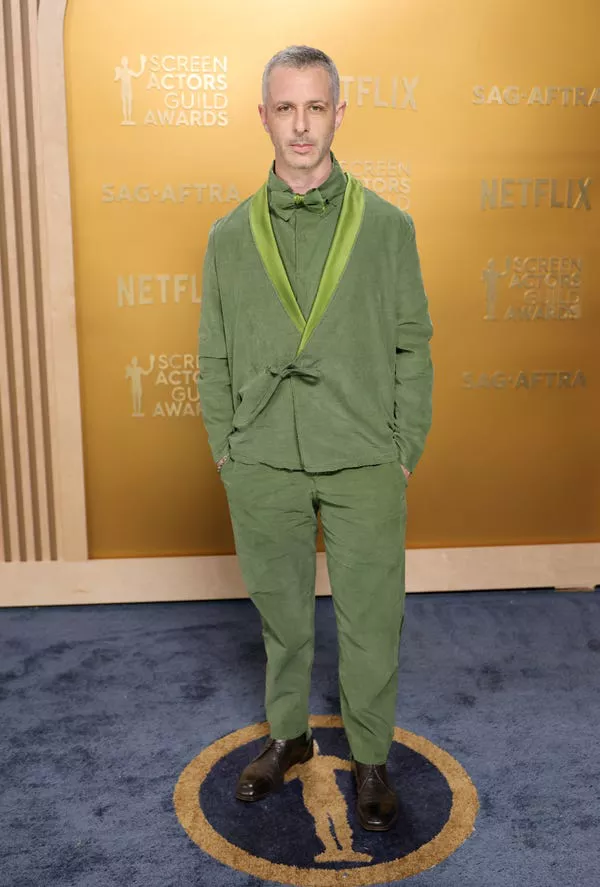 Jeremy Strong asiste a los SAG Awards 2025.