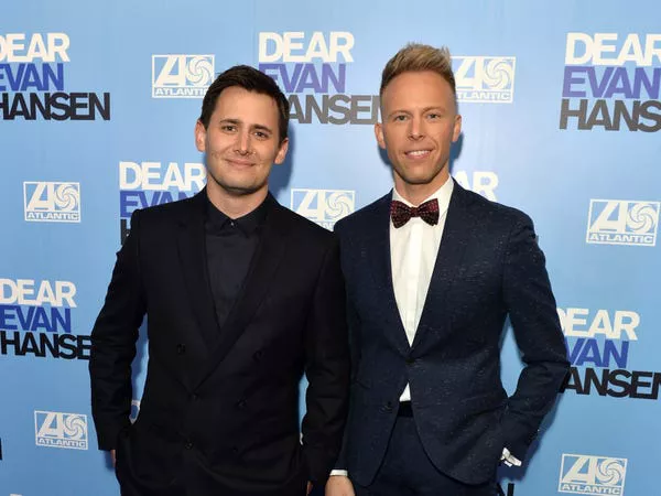 Benj Pasek y Justin Paul en la noche de apertura de 'Dear Evan Hansen' en Londres. Jeff Spicer/Getty Images