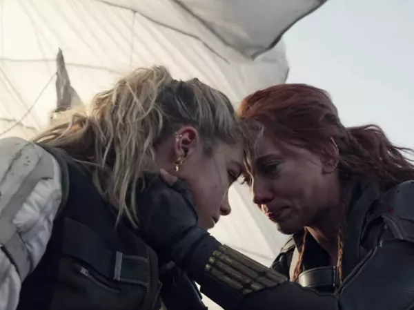 Florence Pugh y Scarlett Johansson en 'Black Widow.' Marvel/Disney