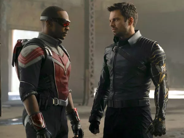 Anthony Mackie y Sebastian Stan en 'The Falcon and the Winter Soldier.' Marvel Studios