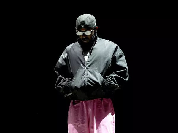 Kendrick Lamar actúa en Bonnaroo en 2023. Gary Miller/WireImage