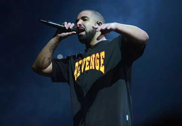 Drake actúa en Los Ángeles en 2016. Scott Dudelson/Getty Images