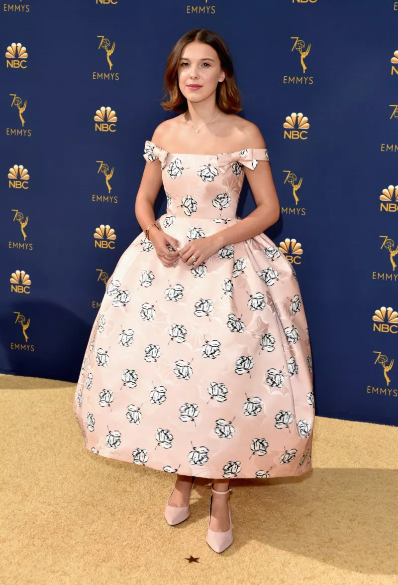 Mejores Momentos en la Alfombra Roja de Millie Bobby Brown