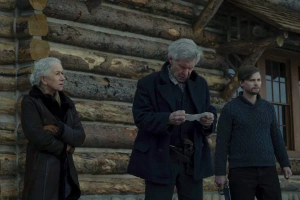 Helen Mirren como Cara, Harrison Ford como Jacob, y Darren Mann como Jack. Emerson Miller/Paramount+