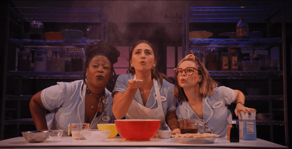 Sara Bareilles interpreta a Jenna en la versión de 'Waitress: The Musical' ahora en streaming. FilmNation Entertainment