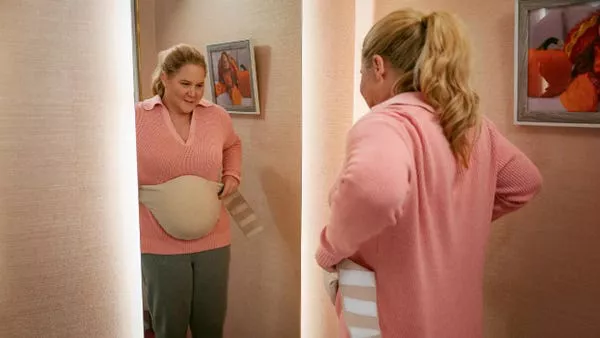 Amy Schumer en 'Kinda Pregnant'.