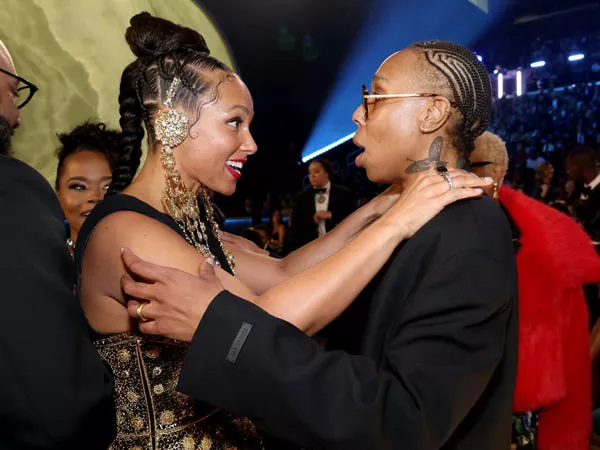 Alicia Keys y Lena Waithe asisten a los 67º Premios Grammy.