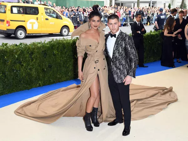 Priyanka Chopra y Nick Jonas en el Met Gala 2017.