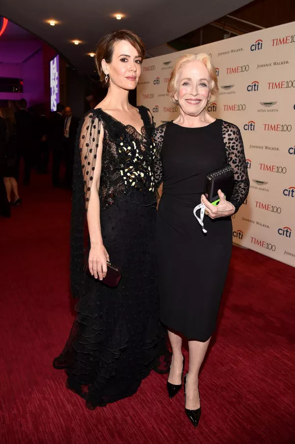 Sarah Paulson y Holland Taylor en la Gala Time 100 2017.