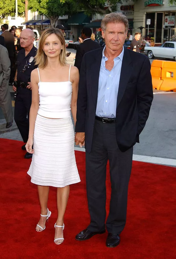 Calista Flockhart y Harrison Ford en el estreno de 'K-19: The Widowmaker' en 2002.