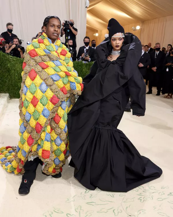 ASAP Rocky y Rihanna en el Met Gala 2021.