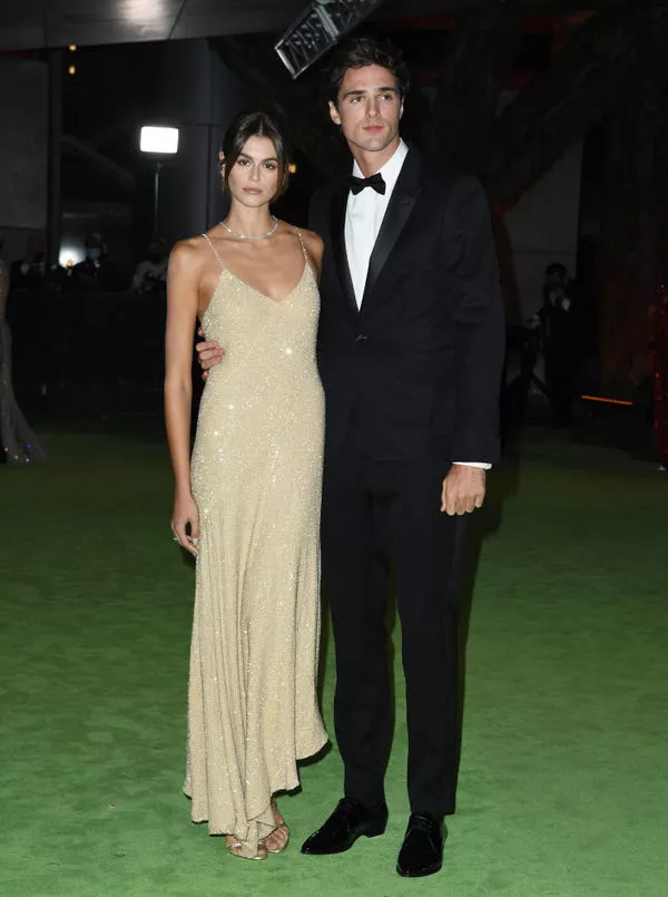 Kaia Gerber y Jacob Elordi en la gala del Museo de Películas en Movimiento 2021.