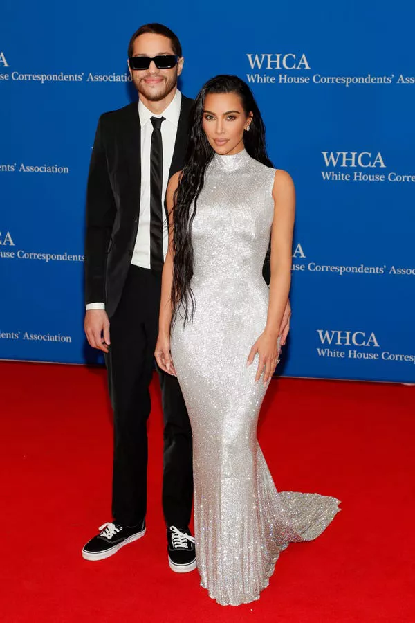 Kim Kardashian y Pete Davidson en la Cena de Corresponsales de la Casa Blanca 2022.