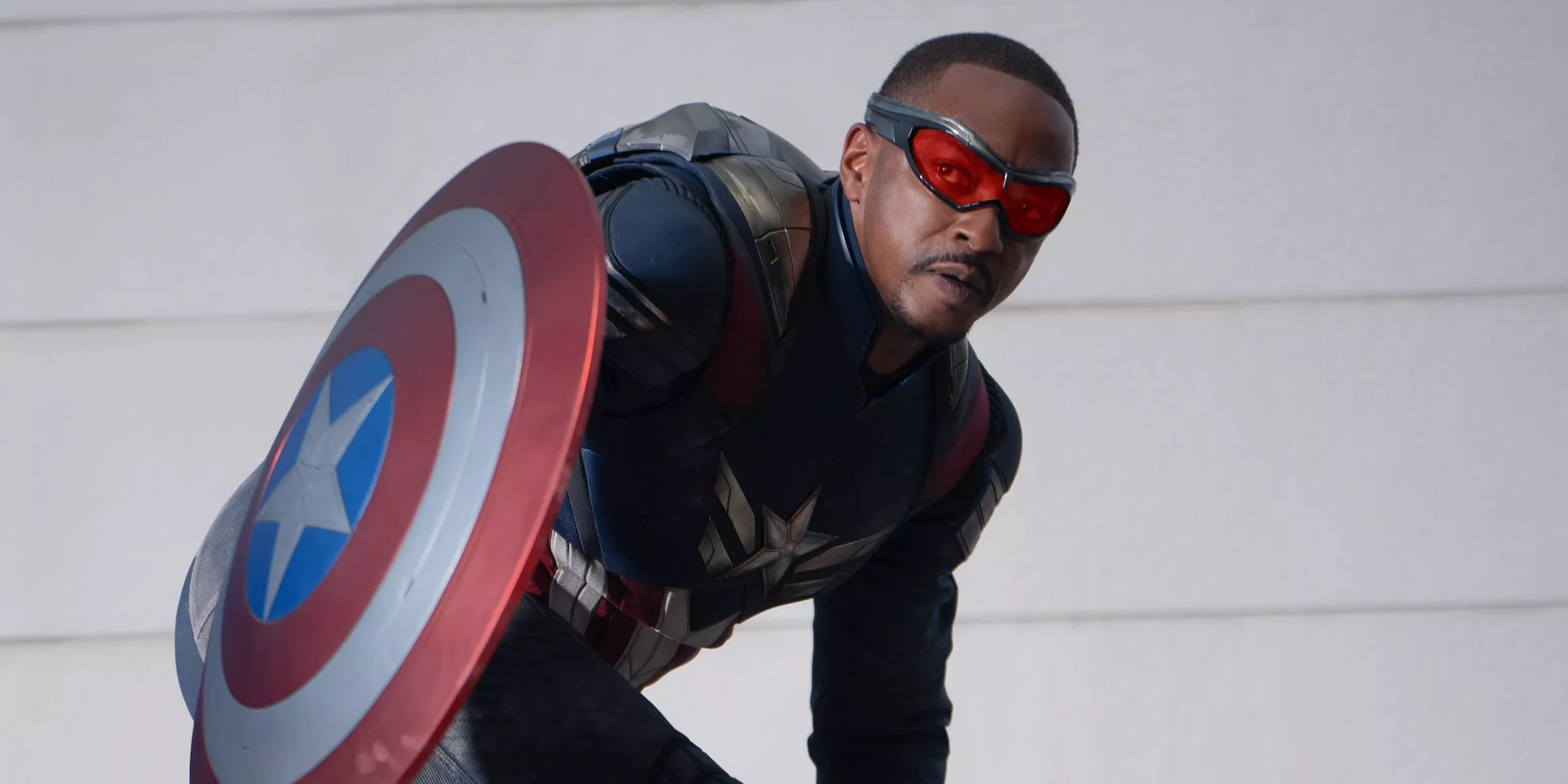 Por qué Anthony Mackie, no Chris Evans, es el Capitán América en 'Brave New World'