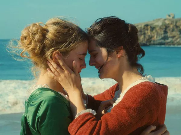 Noémie Merlant y Adèle Haenel en 'Portrait of a Lady on Fire'. Neon