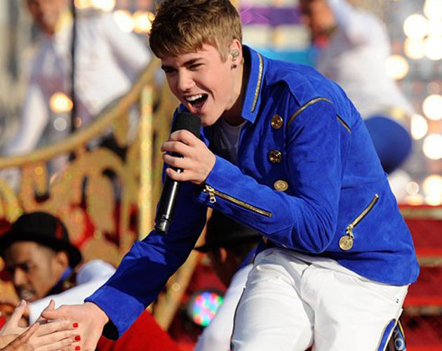 Justin Bieber En El Desfile De Navidad De Disney World Red17