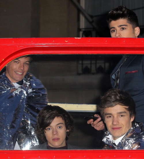 Fotos Los Chicos De One Direction En El Rodaje Del Vídeoclip One Thing Red17 